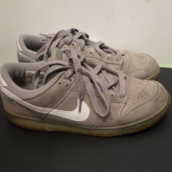 *RARE* Nike Dunk Low Gray Sneakers (Size 11) | Vintage 2005 Release 311730-011 - Picture 7 of 9